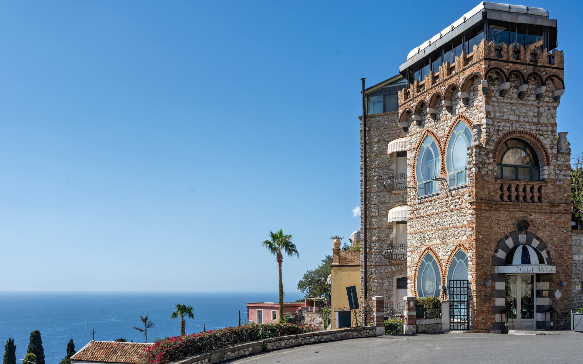 Taorminas Hotel Villa Carlotta mit dem vielleicht schönsten Blick auf den Ätna und das Ionisches Meer
